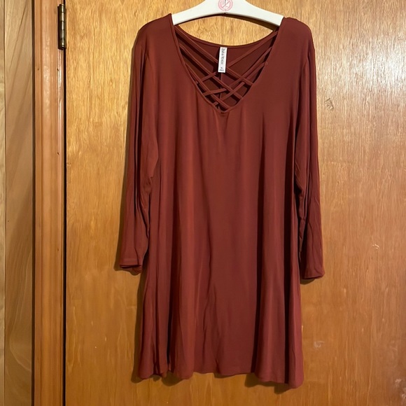 •ZENANA PREMIUM•NWOT BROWN LADDER FRONT 3/4 SLEEVE TUNIC TOP SIZE XL - Picture 4 of 6